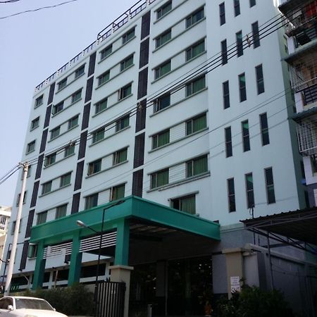 Silver Green Hotel Yangon Dış mekan fotoğraf