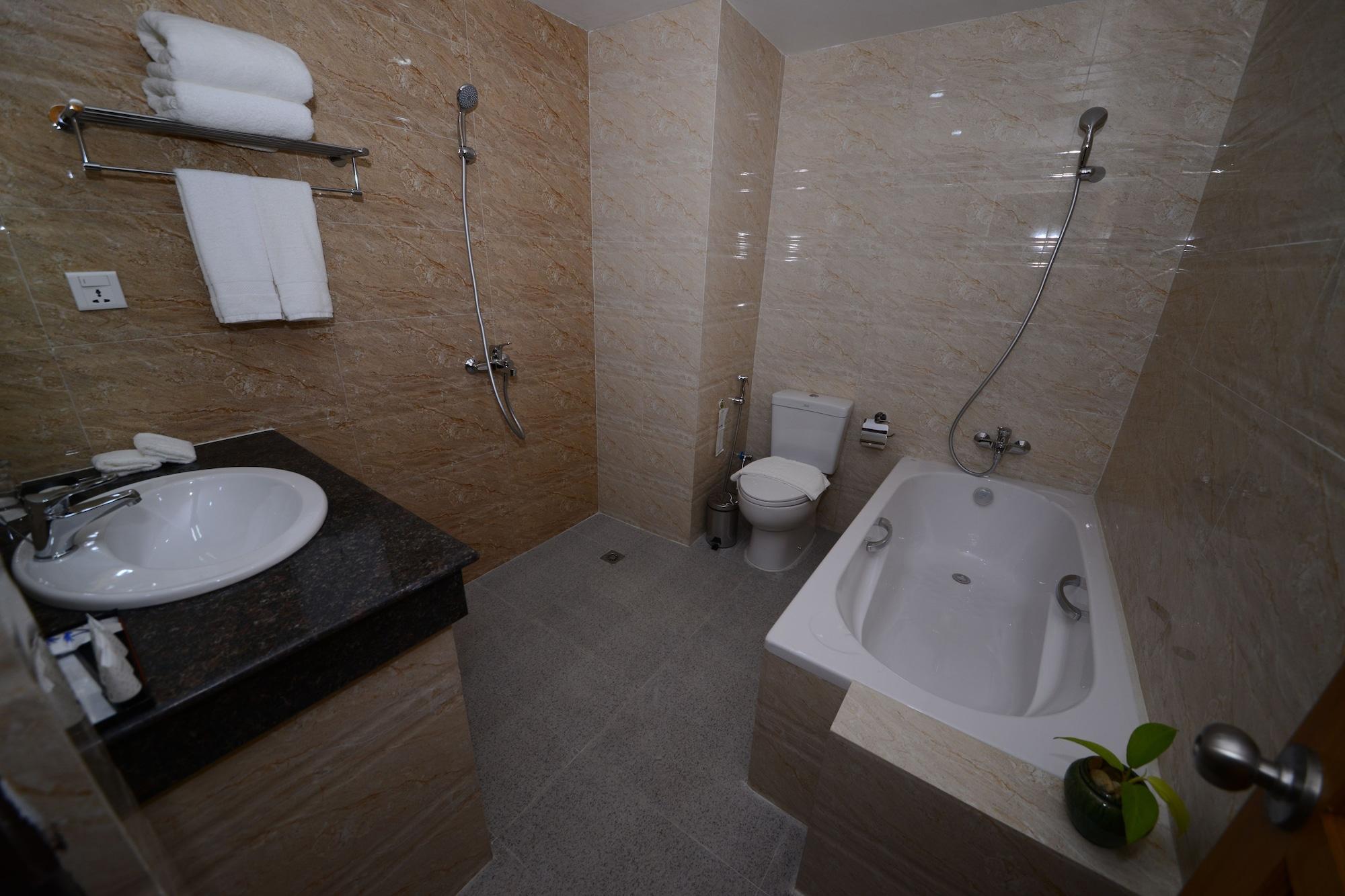 Silver Green Hotel Yangon Dış mekan fotoğraf