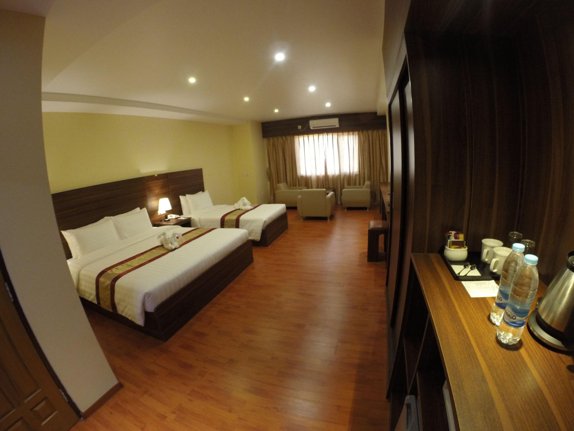 Silver Green Hotel Yangon Dış mekan fotoğraf