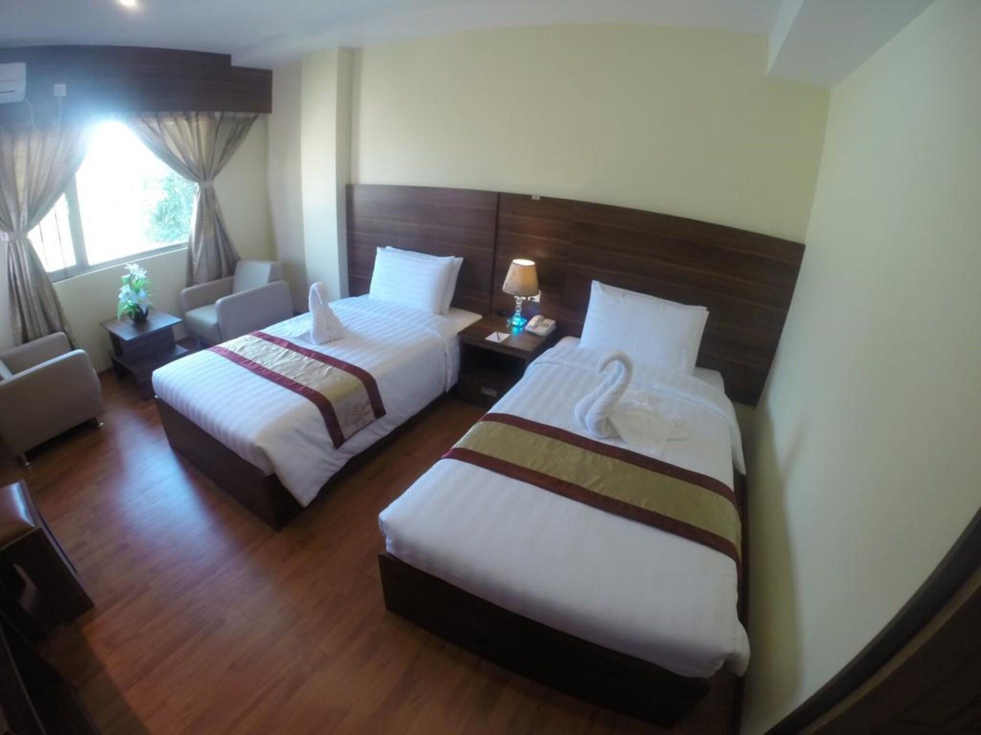 Silver Green Hotel Yangon Dış mekan fotoğraf