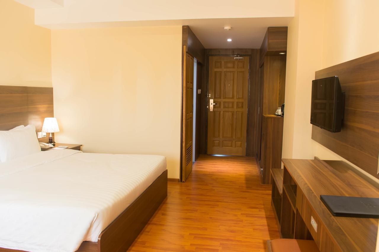 Silver Green Hotel Yangon Dış mekan fotoğraf