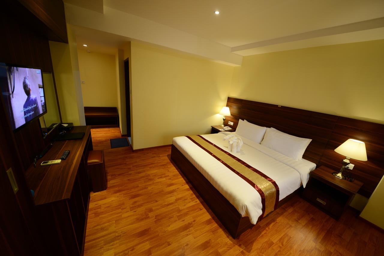 Silver Green Hotel Yangon Dış mekan fotoğraf