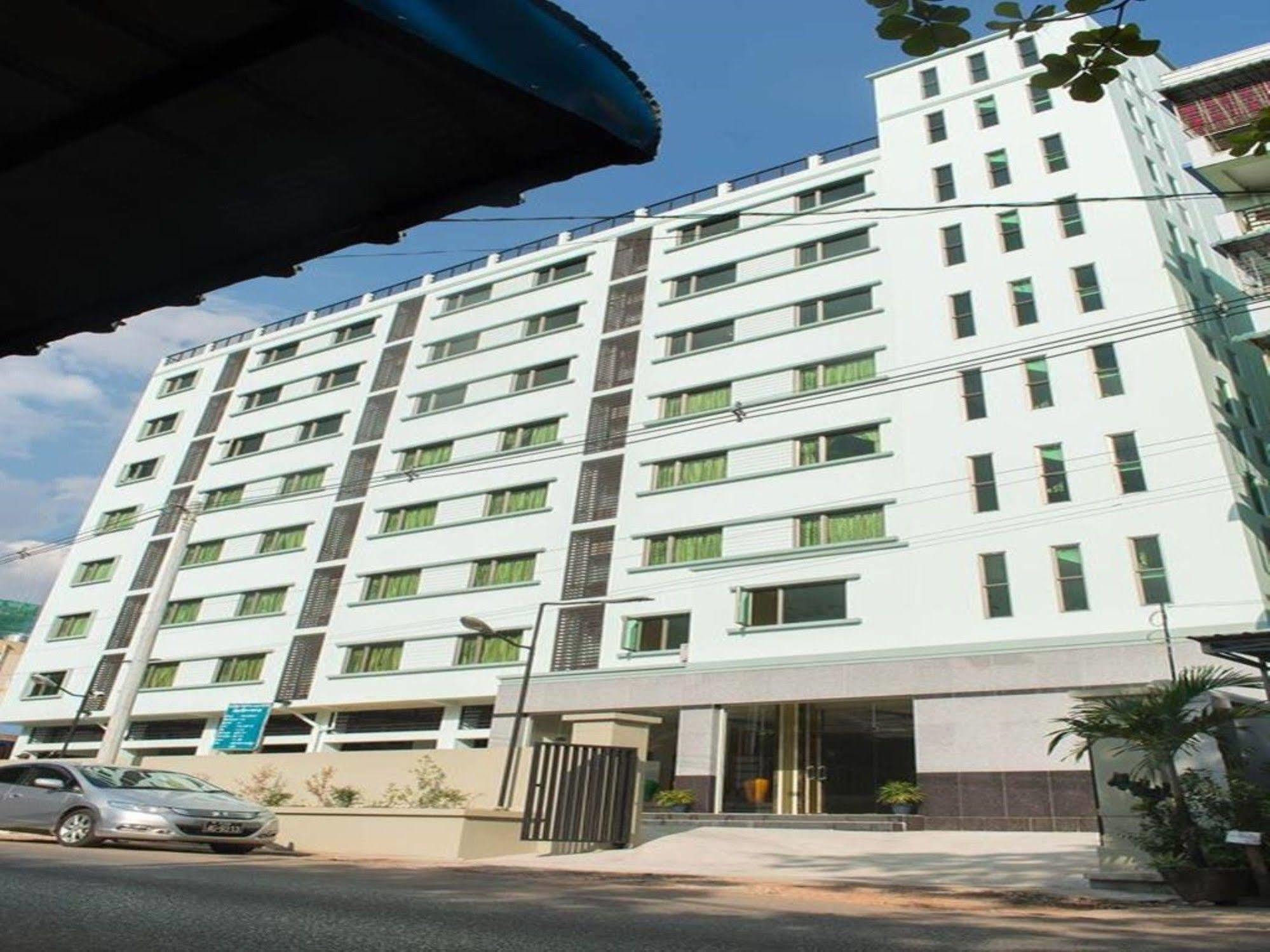 Silver Green Hotel Yangon Dış mekan fotoğraf