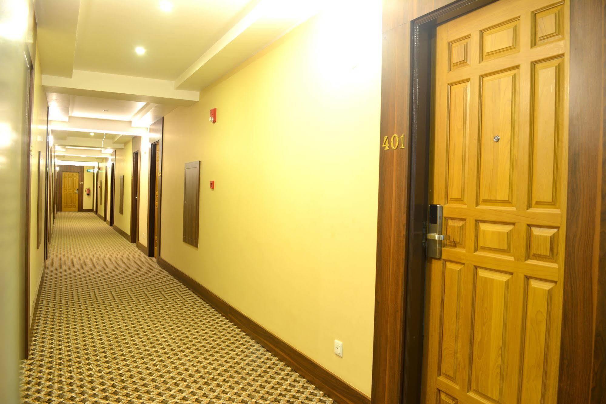 Silver Green Hotel Yangon Dış mekan fotoğraf